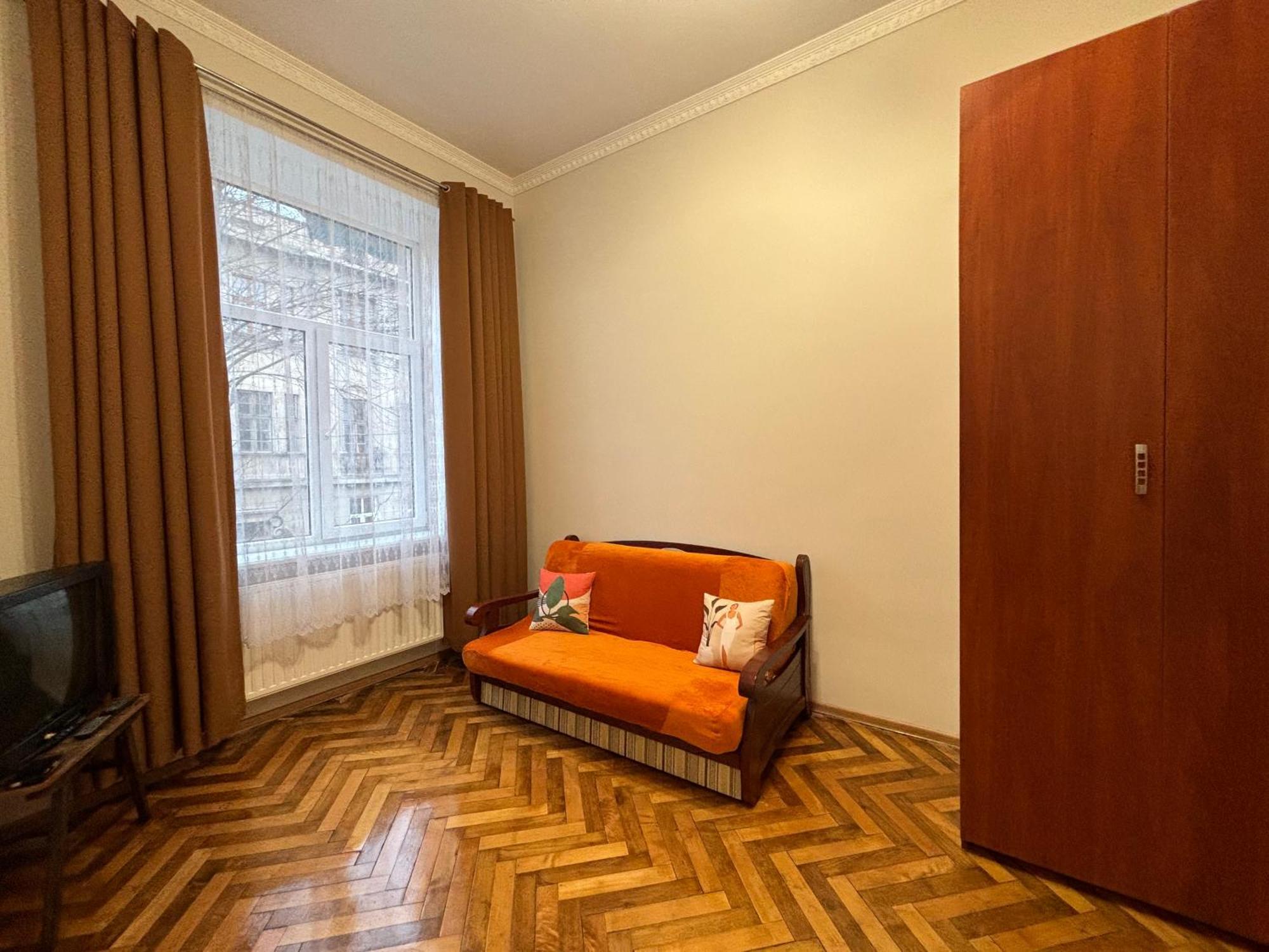Apartament Айстра Lwów Zewnętrze zdjęcie